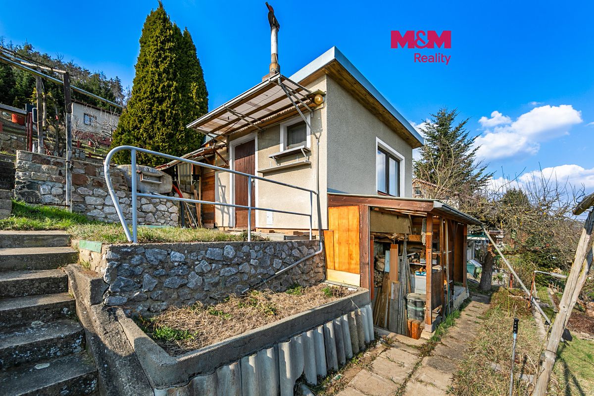 Prodej chaty 15 m², pozemek 441 m², Beroun – fotka 1 z 3