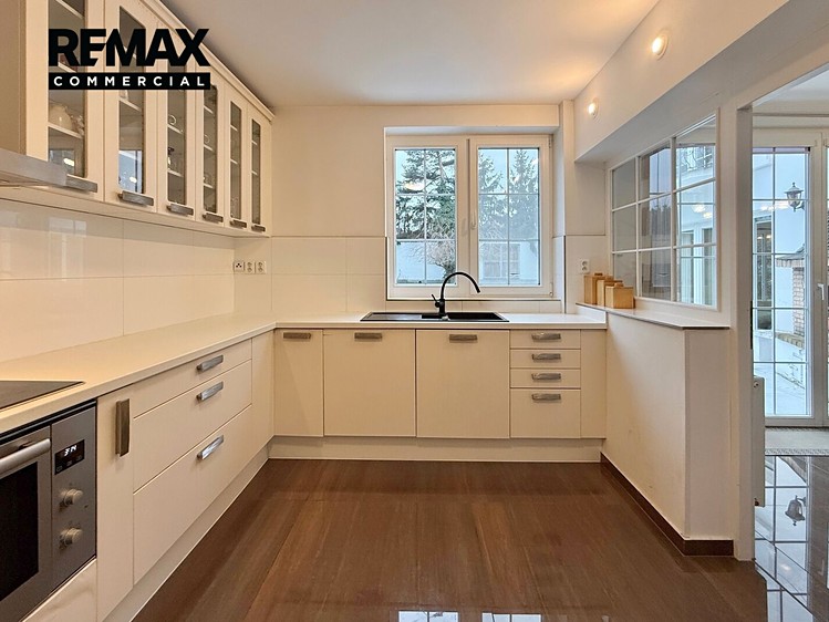 Будинок на продаж, 355 м² (9 з 39)