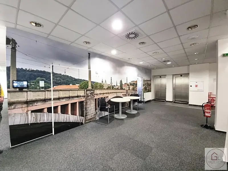 Pronájem kanceláře 714 m², Praha – náhled fotky 3
