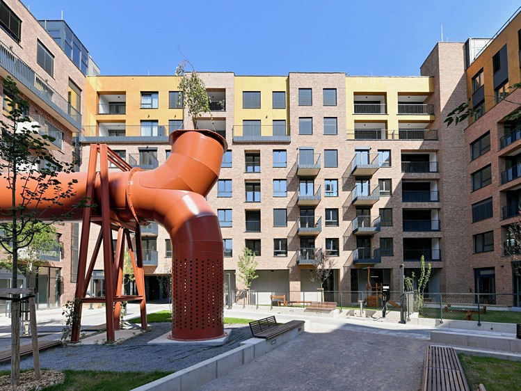 Pronájem bytu 3+kk, 103 m² (10 z 12)