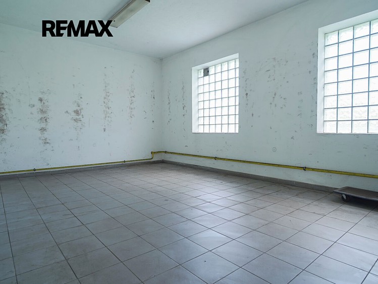 Prodej komerčního prostoru, 277 m² (8 z 12)