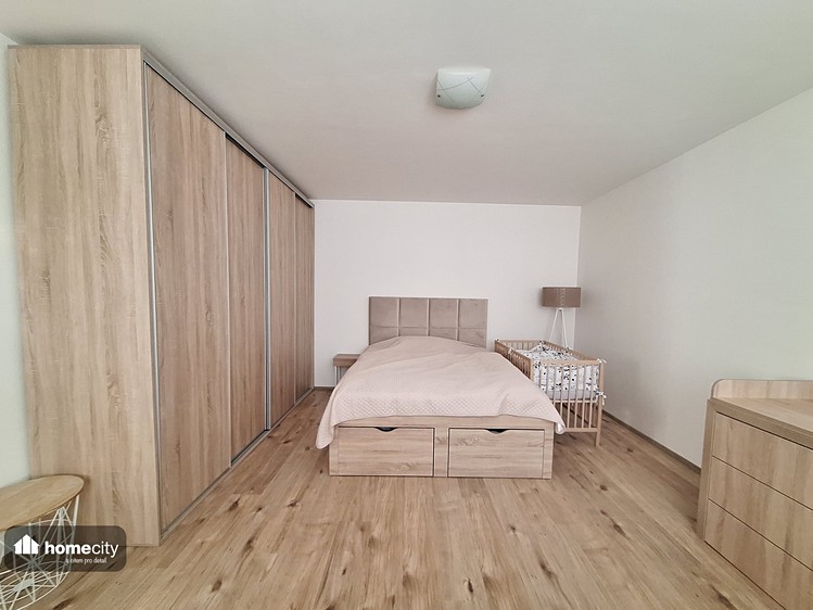 Pronájem bytu 2+kk, 55 m² (5 z 9)