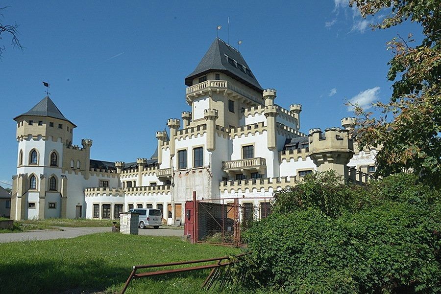 Dražba ubytovacího zařízení 2500 m², Znojmo – fotka 1 z 3