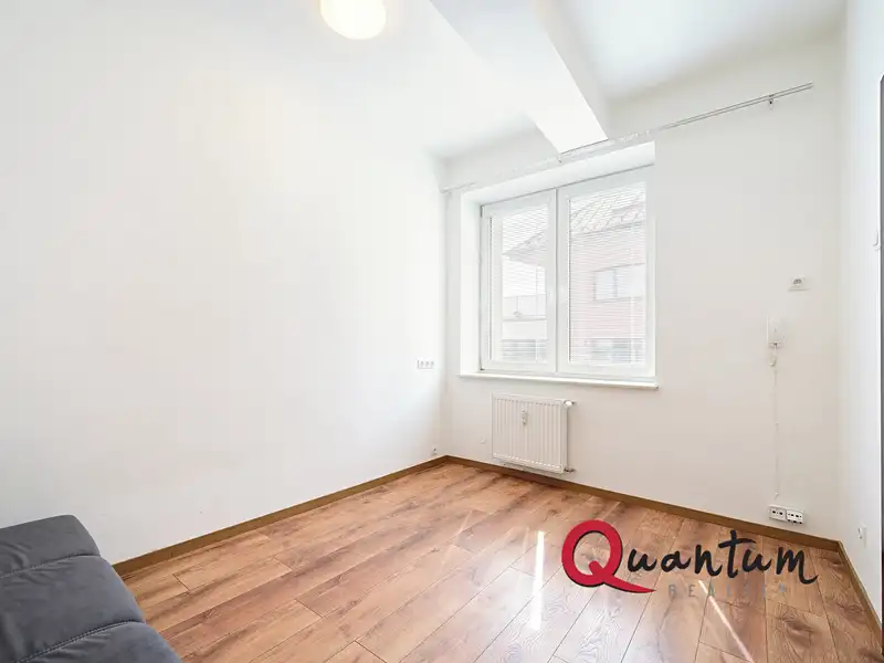 Prodej bytu 1+kk 19 m², Praha – náhled fotky 1