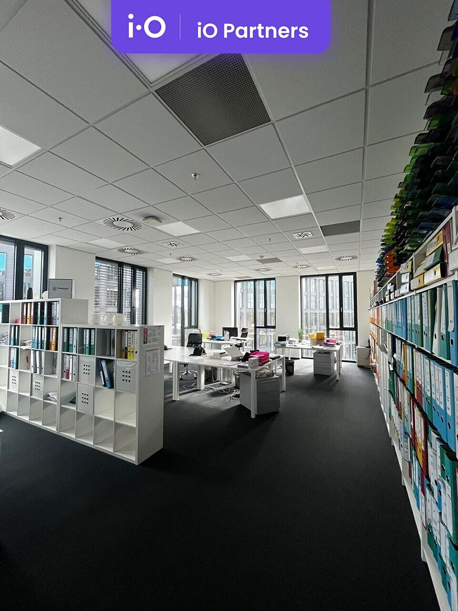 Pronájem kanceláře 337 m², Praha – fotka 1 z 3