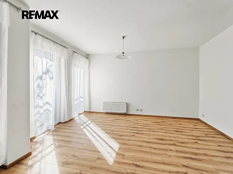 Prodej bytu 1+kk 40 m², Praha – náhled fotky 3