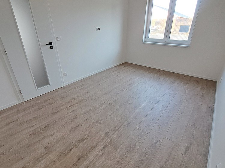 Pronájem bytu 2+kk, 55 m² (4 z 9)