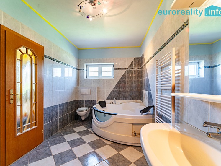 Prodej domu, 210 m² (25 z 34)