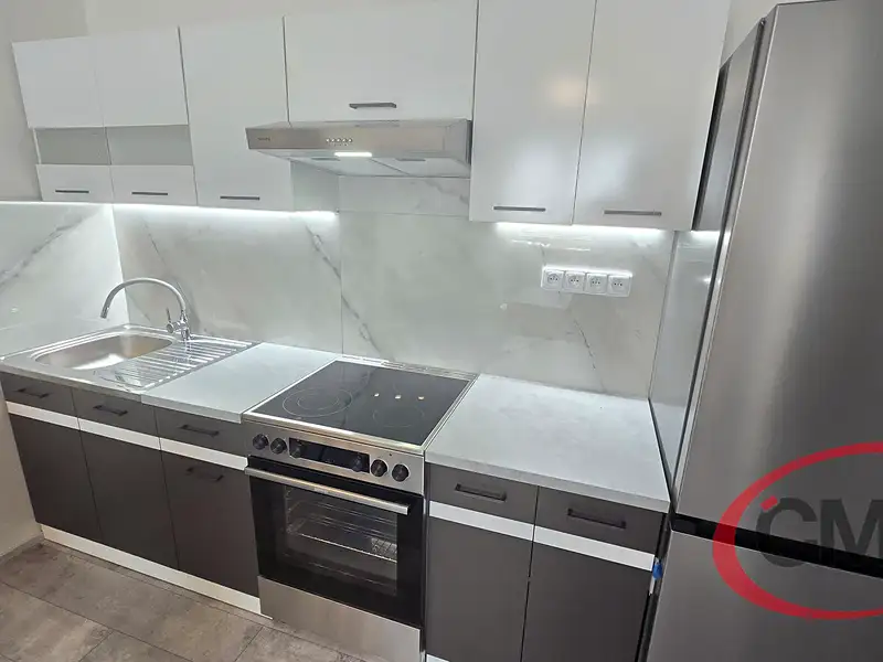 Pronájem bytu 2+kk 42 m², Praha – náhled fotky 1