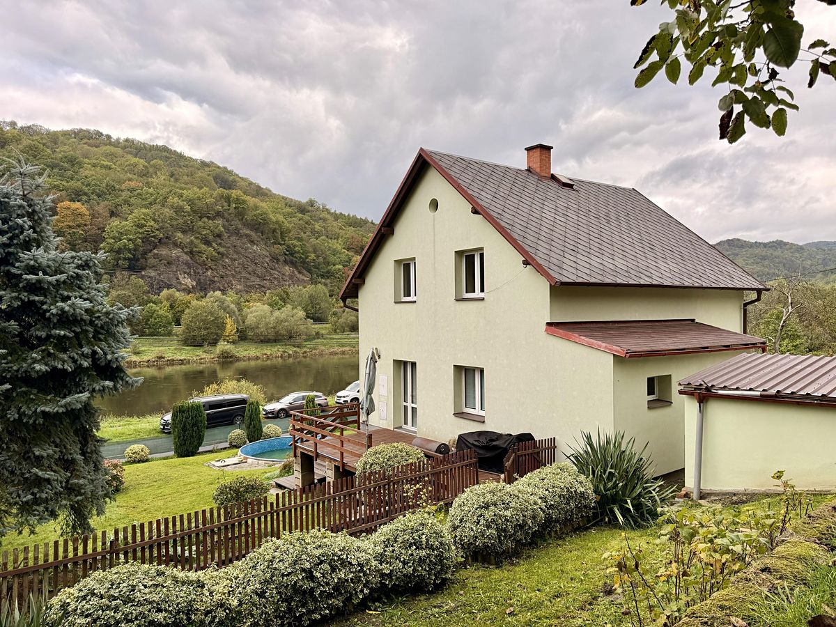 Prodej rodinného domu 195 m², pozemek 176 m², Těchlovice – fotka 1 z 3
