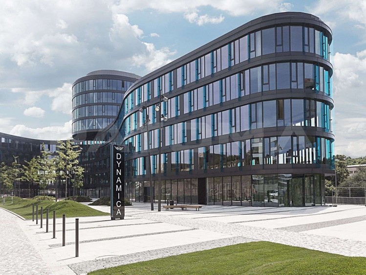 Pronájem komerčního prostoru, 1 292 m² (1 z 16)