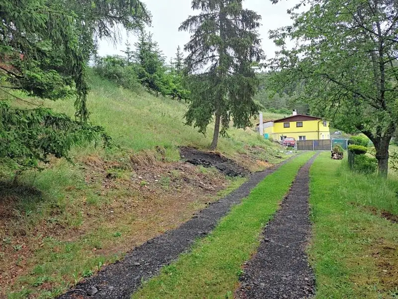 Prodej pozemku 818 m², Chyše – náhled fotky 1
