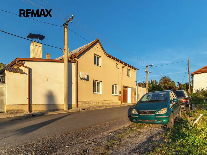 Prodej vícegeneračního domu 212 m², pozemek 700 m², Velvary – náhled fotky 1