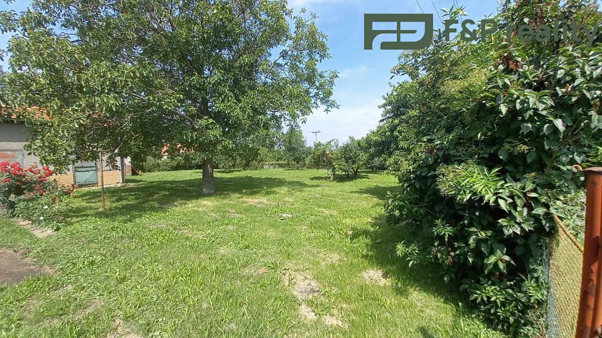Prodej stavebního pozemku 902 m², Maleč – fotka 1 z 3