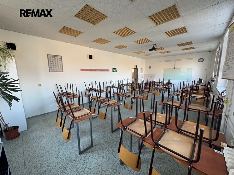 Комерційне приміщення на продаж, 900 м² (20 з 50)