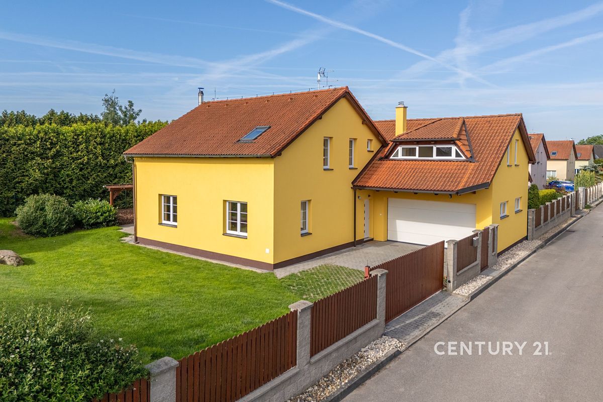 Prodej rodinného domu 252 m², pozemek 843 m²