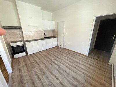 Квартира 2+1 в оренду, 54 м² (2 з 12)