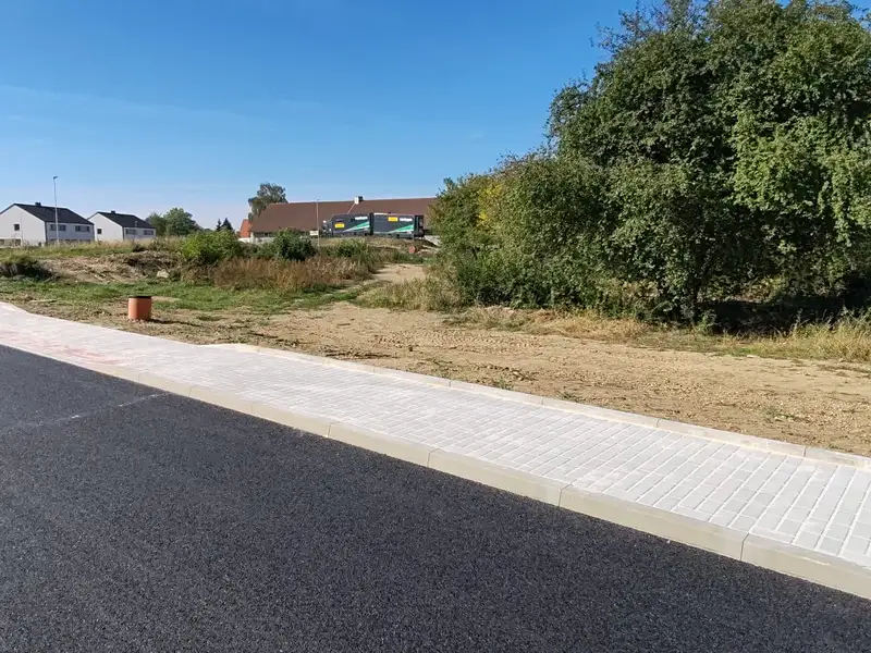 Prodej stavebního pozemku 800 m², Červený Újezd – náhled fotky 3
