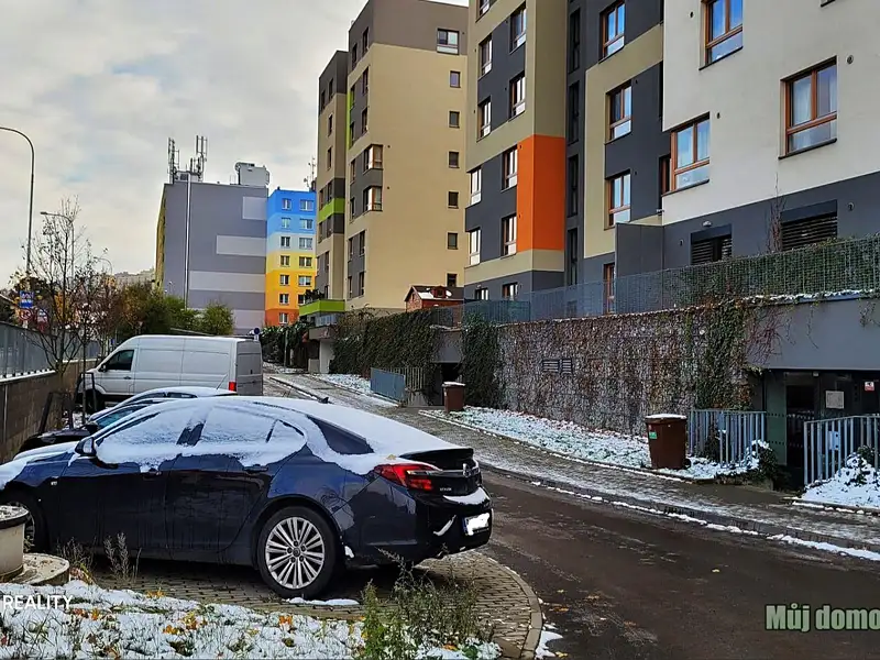 Pronájem bytu 1+kk 36 m², Praha – náhled fotky 1