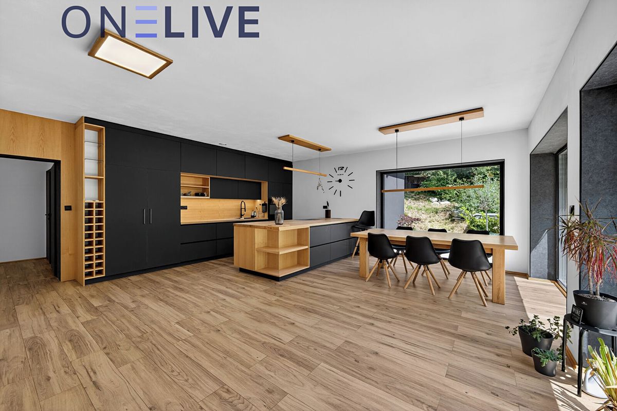 Prodej rodinného domu 164 m², pozemek 1772 m², Plzeň – fotka 1 z 3