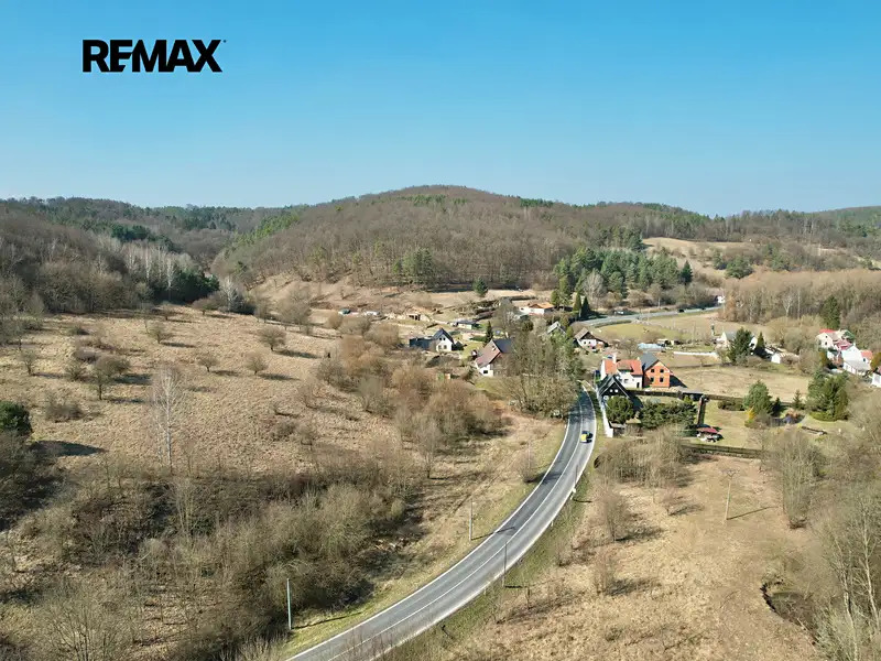 Prodej zahrady 2571 m², Medonosy – náhled fotky 1