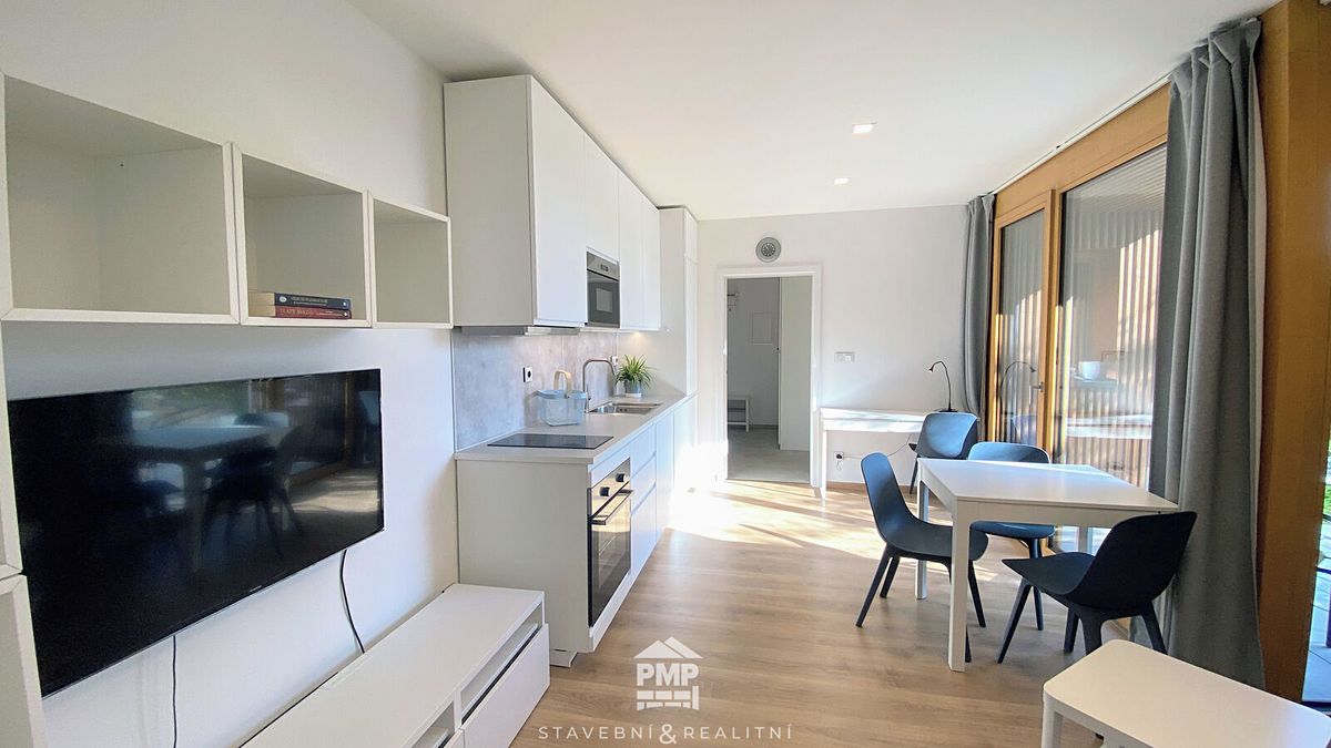 Pronájem bytu 2+kk 39 m² – fotografie 2
