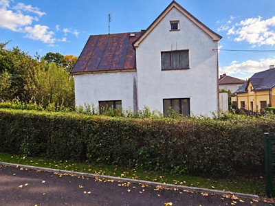 Prodej podílu 2/3  rodinného domu 140 m², pozemek 701 m²