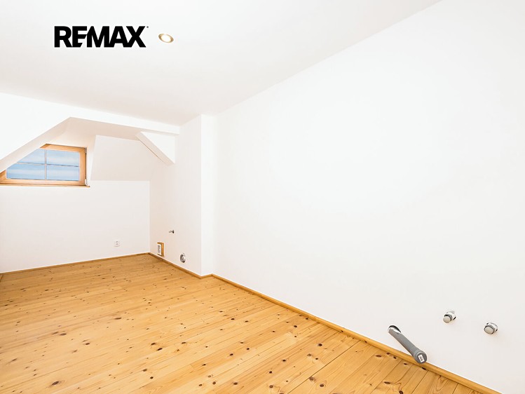 Prodej domu, 322 m² (12 z 24)