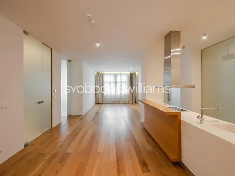 Pronájem bytu 5+kk 181 m², Praha – náhled fotky 1