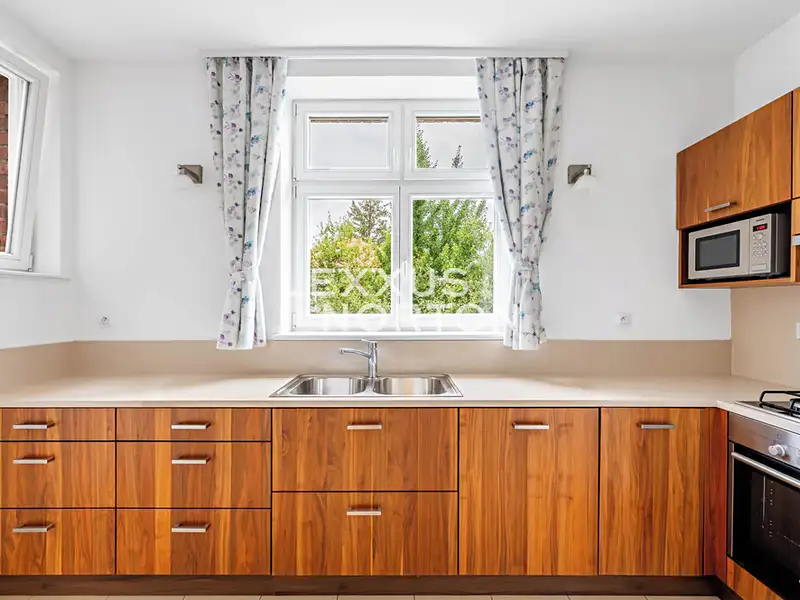 Pronájem bytu 3+1 109 m², Praha – náhled fotky 2