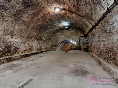 Prodej vinného sklepa 125 m²
