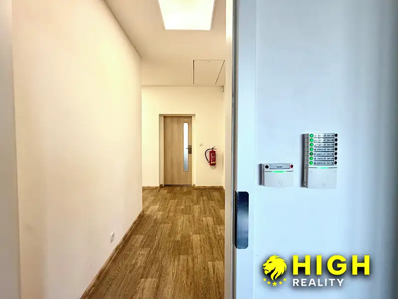 Pronájem kanceláře 29 m², Nýřany – náhled fotky 2
