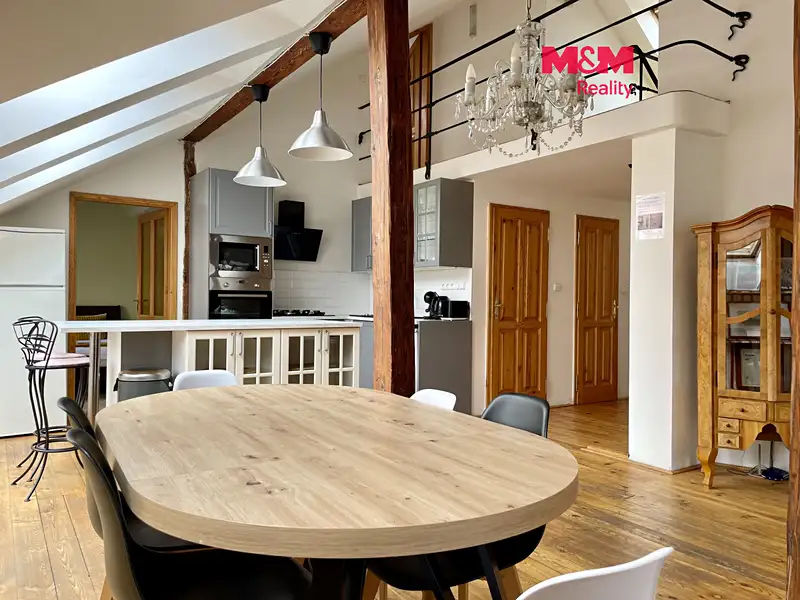 Pronájem bytu atypický 170 m², Praha – náhled fotky 1