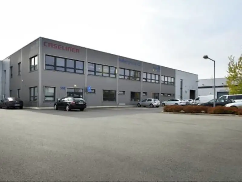 Pronájem skladového prostoru 883 m², Vestec – náhled fotky 3