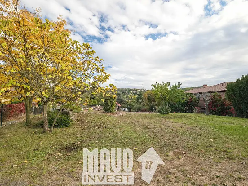 Prodej stavebního pozemku 700 m², Praha – náhled fotky 3