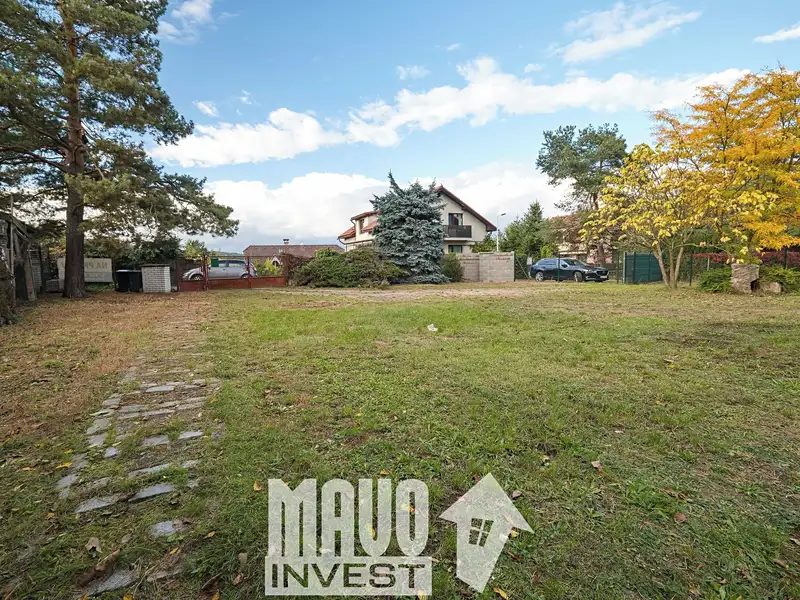Prodej stavebního pozemku 700 m², U žlábku, Praha 5 – Lipence