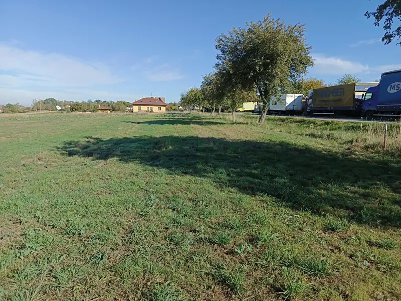 Prodej stavebního pozemku 1000 m², Myslkovice – náhled fotky 2