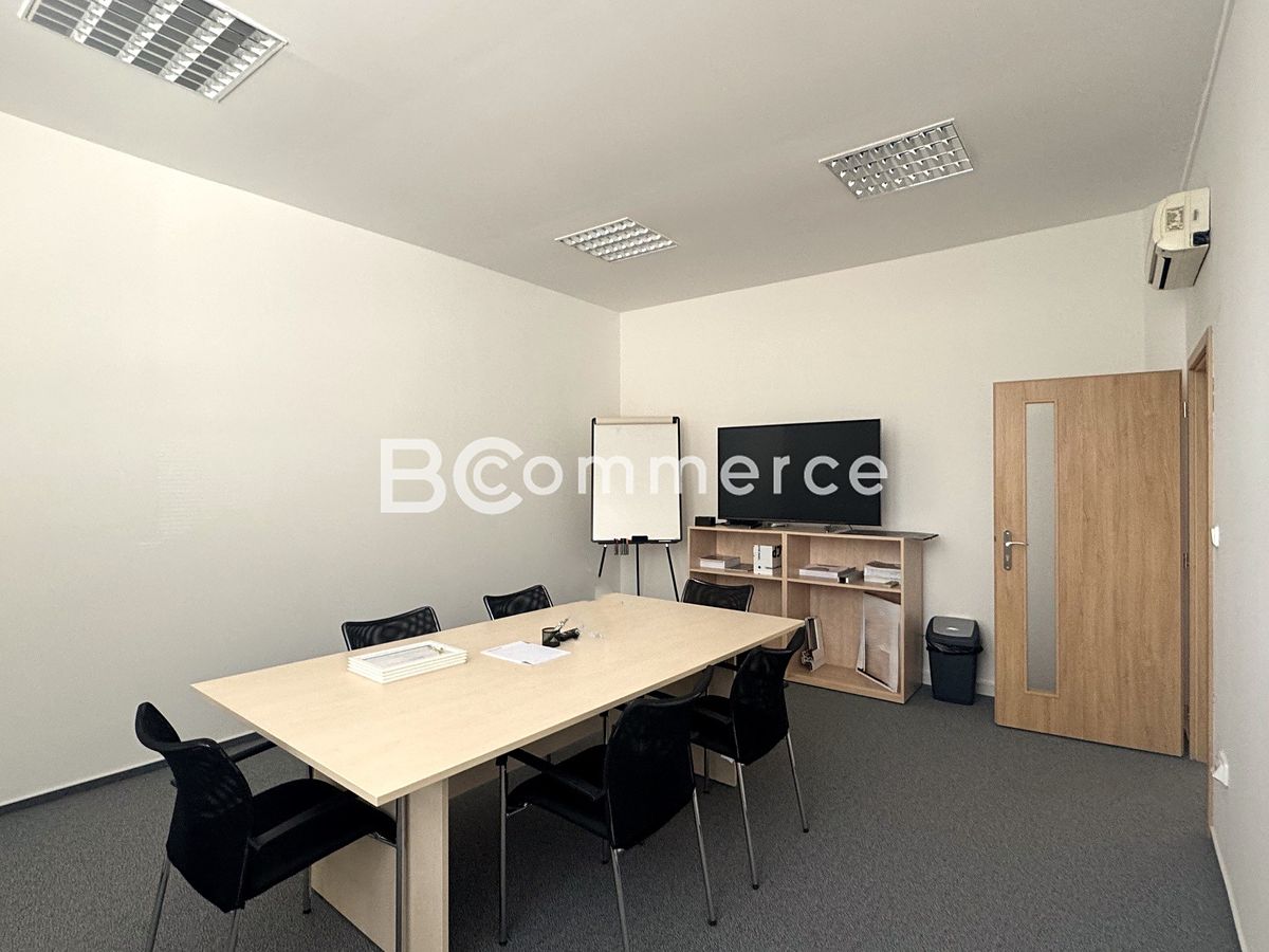 Pronájem kanceláře 110 m² – fotografie 2