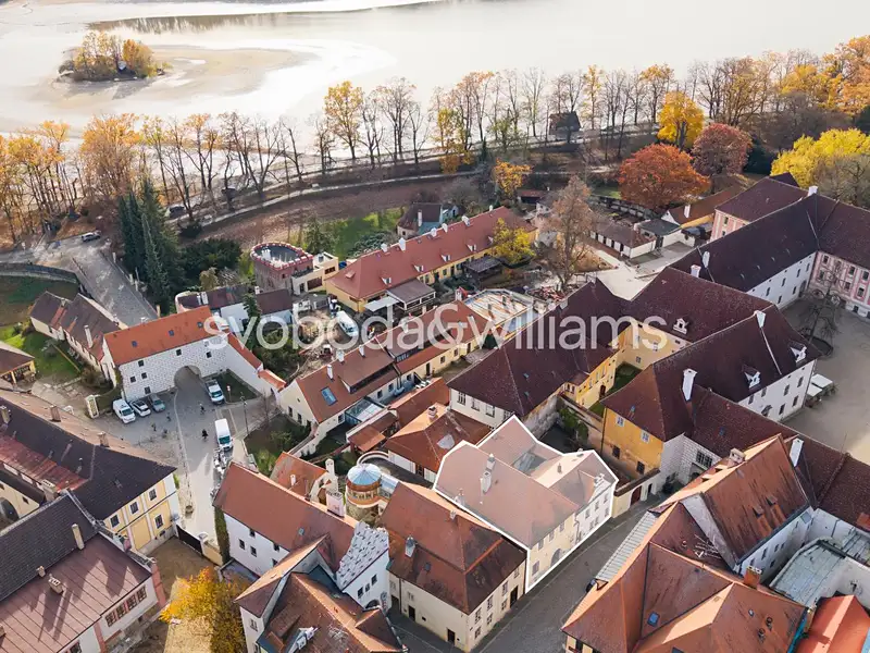 Prodej ubytovacího zařízení 595 m², Třeboň – náhled fotky 1