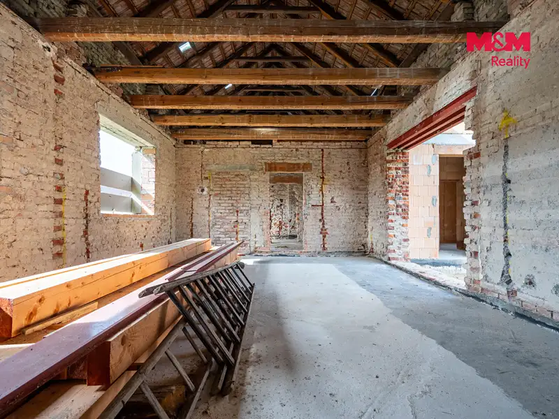 Prodej rodinného domu 234 m², pozemek 851 m², Sadská – náhled fotky 3