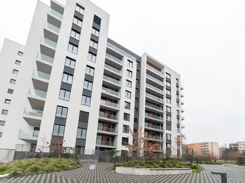Pronájem garážového stání 15 m², Praha – náhled fotky 3