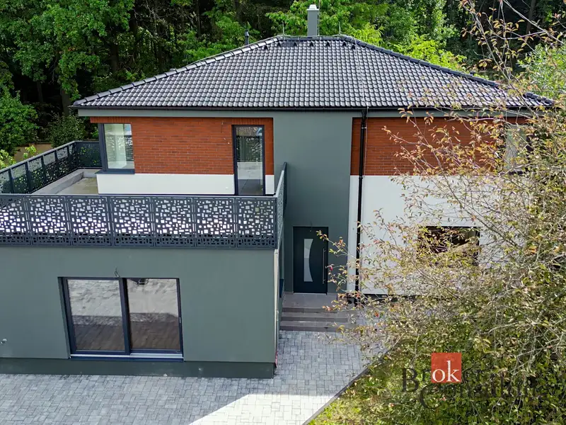 Prodej vily 316 m², pozemek 701 m², Plzeň – náhled fotky 2
