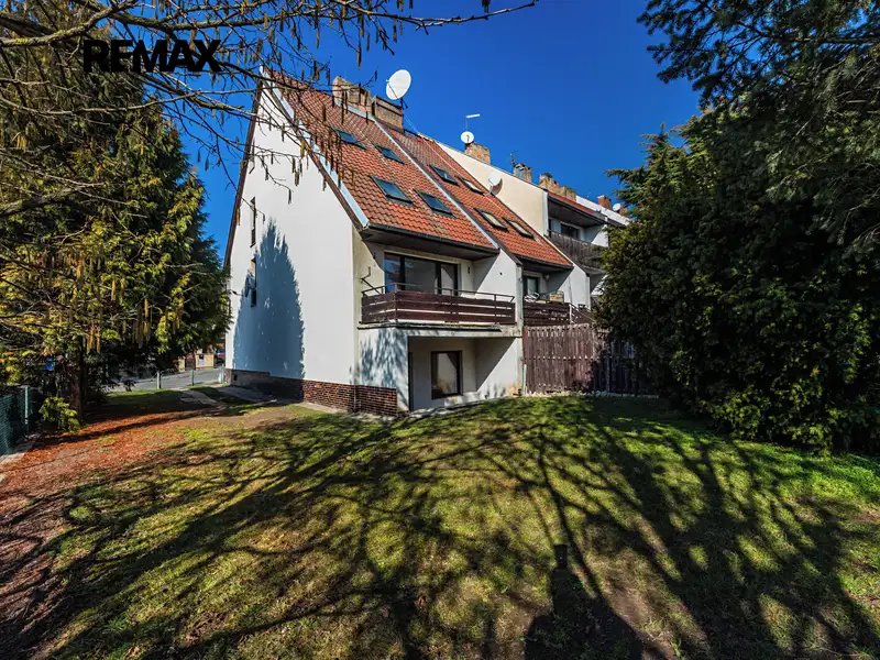 Prodej rodinného domu 229 m², pozemek 311 m², Praha – náhled fotky 2