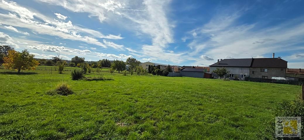 Prodej stavebního pozemku 800 m² – fotografie 4