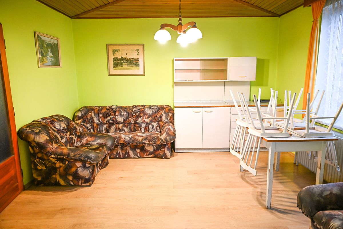 Prodej rodinného domu 250 m², pozemek 975 m² – fotografie 3