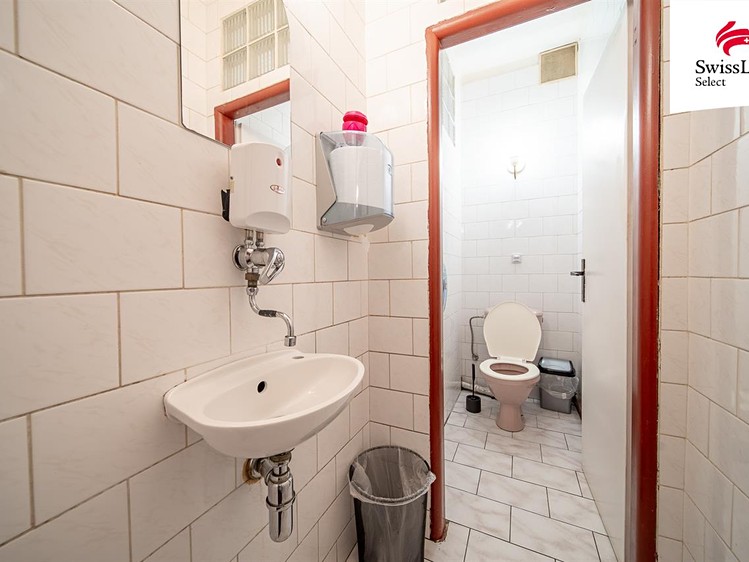 Комерційне приміщення на продаж, 190 м² (15 з 25)