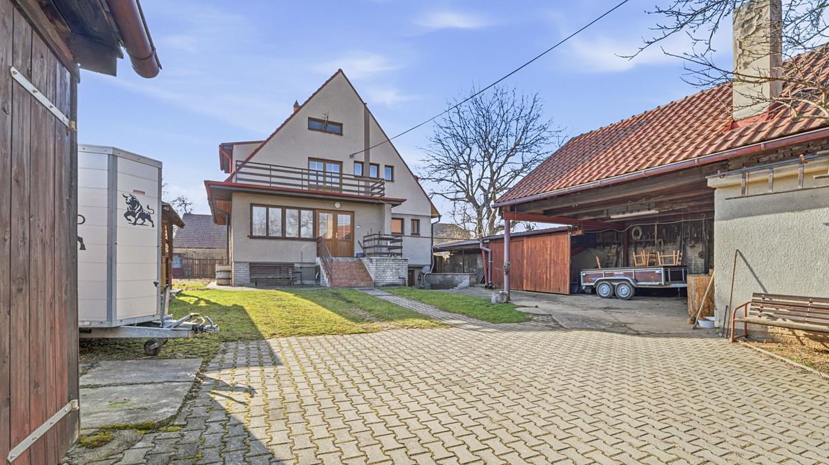 Prodej vícegeneračního domu 258 m², pozemek 759 m², Úhonice – fotka 1 z 3