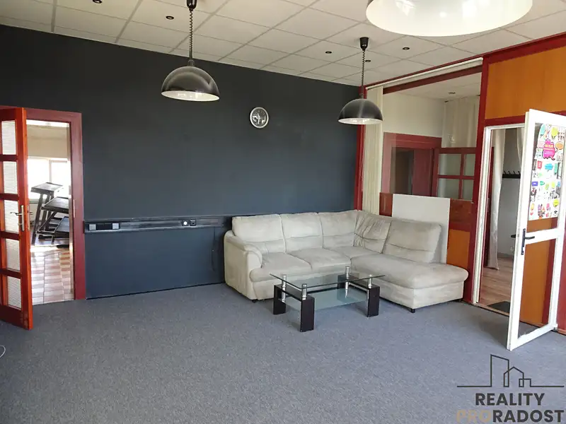 Pronájem obchodního prostoru 205 m², Pardubice – náhled fotky 1