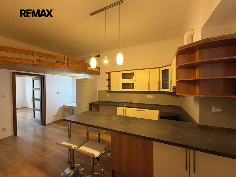 Pronájem bytu 2+kk 40 m², Praha – náhled fotky 1