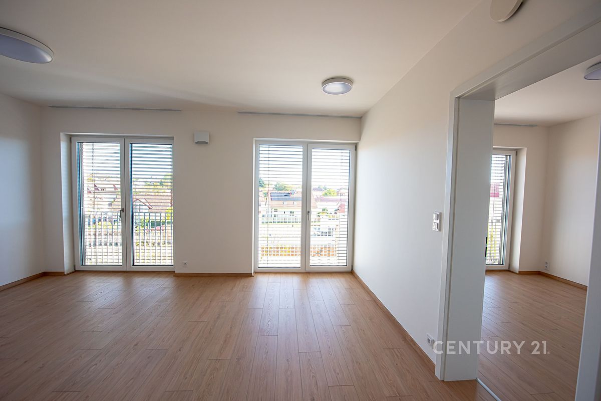 Pronájem bytu 4+kk 84 m² – fotografie 5